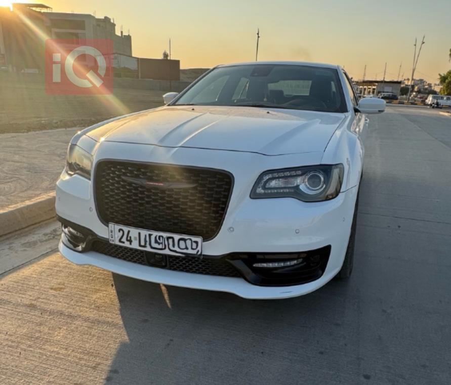 کرایسلەر 300